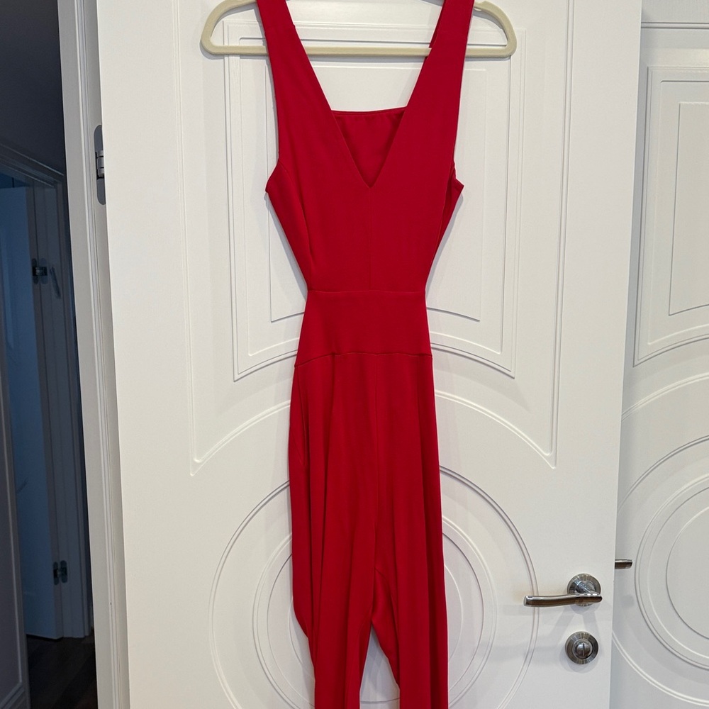 Elegant Red Sleeveless Jumpsuit